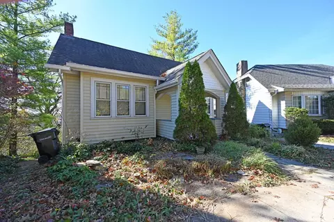 2903 Maisel Dr, Cincinnati, OH 45220 photo 2