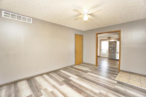 122 Walnut St, Franklin, OH 45005 photo 4