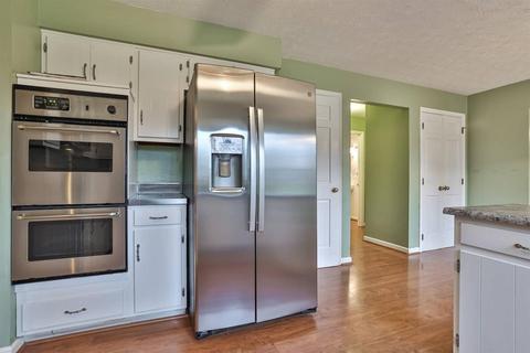 412 Stonehearst Ln, Cincinnati, OH 45231 photo 17