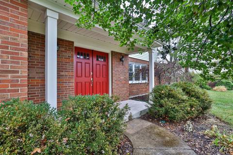 412 Stonehearst Ln, Cincinnati, OH 45231 photo 3
