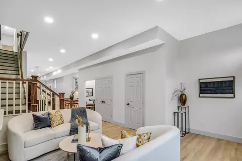 2940 Hackberry St, Cincinnati, OH 45206 photo 6