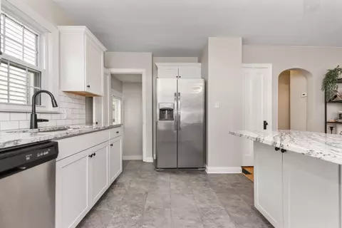 7033 Grace Ave, Cincinnati, OH 45227 photo 12