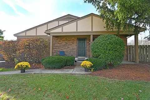 467 Vancouver Ct, Cincinnati, OH 45244 photo 1