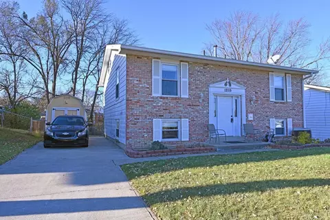 12115 Westerly Dr, Cincinnati, OH 45231 photo 2
