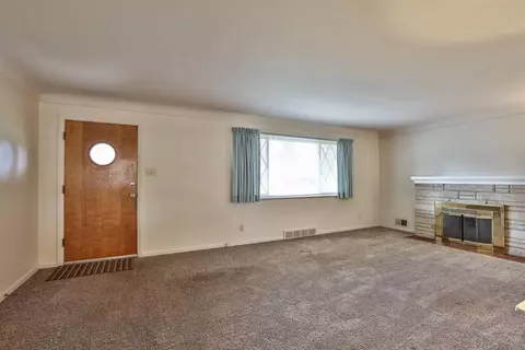 9362 Long Ln, Cincinnati, OH 45231 photo 3