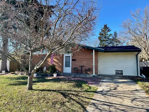 10921 Carnegie Dr, Forest Park, OH 45240 photo 2