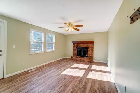 2497 Crest Rd, Cincinnati, OH 45231 photo 4