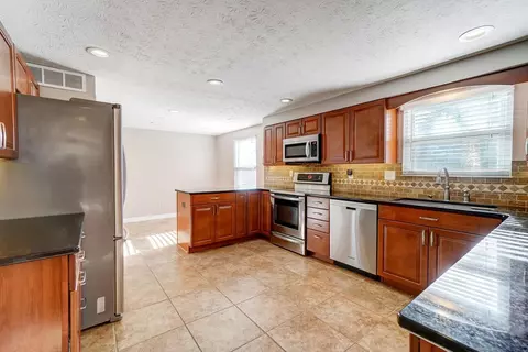 2497 Crest Rd, Cincinnati, OH 45231 photo 17