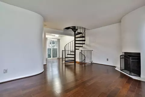 1421 Mcmillan St, Cincinnati, OH 45206 photo 2