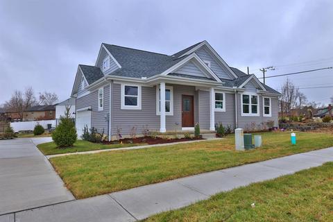 3389 Forestview Gardens Dr, Cincinnati, OH 45211 photo 2