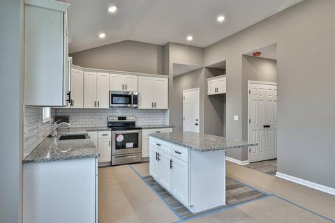 3389 Forestview Gardens Dr, Cincinnati, OH 45211 photo 11