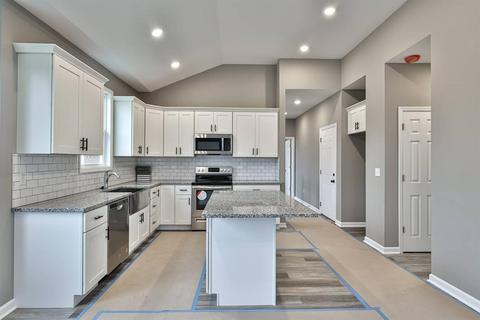 3389 Forestview Gardens Dr, Cincinnati, OH 45211 photo 12