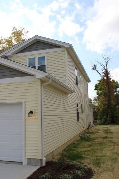 877 Jackson St, Lincoln Heights, OH 45215 photo 3