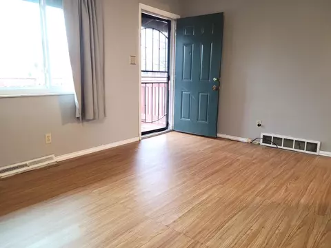 2445 Garrison Dr, Cincinnati, OH 45231 photo 4