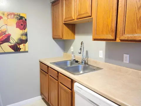 2445 Garrison Dr, Cincinnati, OH 45231 photo 11
