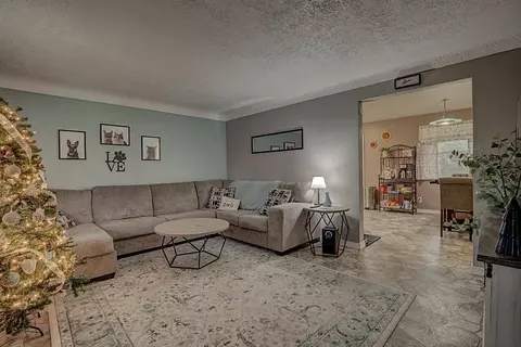 2622 Tampico Dr, Cincinnati, OH 45231 photo 3