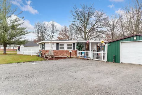 7 Amberly Dr, Georgetown, OH 45121 photo 2