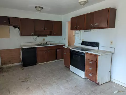 727 Miles Ln, Cincinnati, OH 45245 photo 3