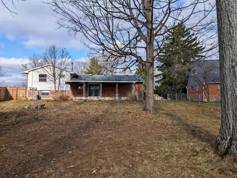 727 Miles Ln, Cincinnati, OH 45245 photo 12