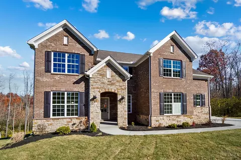 8854 Old Farm Dr, West Chester, OH 45069