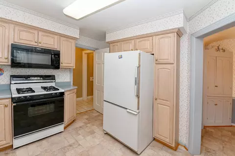 2768 Eugenie Ln, Cincinnati, OH 45211 photo 16