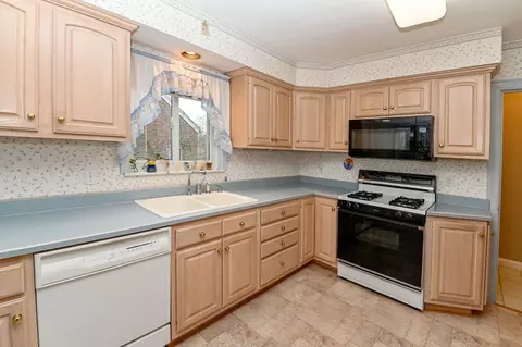 2768 Eugenie Ln, Cincinnati, OH 45211 photo 14