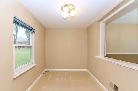2768 Eugenie Ln, Cincinnati, OH 45211 photo 8