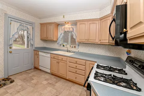 2768 Eugenie Ln, Cincinnati, OH 45211 photo 13