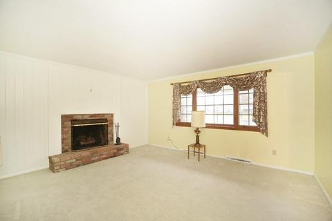 8926 Cavalier Dr, Cincinnati, OH 45231 photo 4