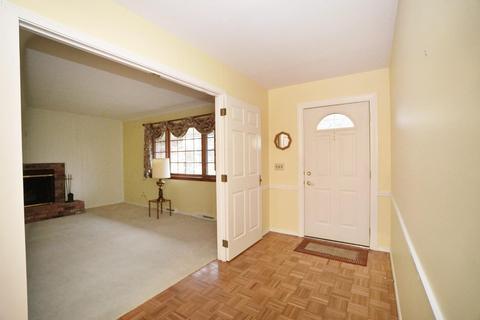 8926 Cavalier Dr, Cincinnati, OH 45231 photo 3