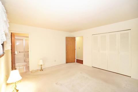 8926 Cavalier Dr, Cincinnati, OH 45231 photo 27