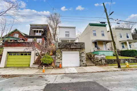 2736 Coy St, Cincinnati, OH 45219 photo 2