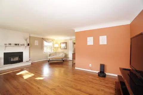 420 Deanview Dr, Cincinnati, OH 45224 photo 3