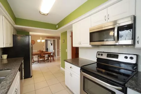 420 Deanview Dr, Cincinnati, OH 45224 photo 9
