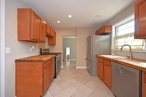 2859 Westbrook Dr, Cincinnati, OH 45211 photo 12