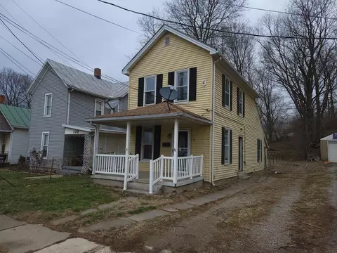 135 Sixth St, Franklin, OH 45005 photo 2