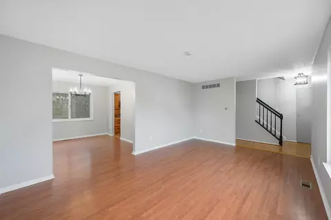 1001 Hearthstone Dr, Cincinnati, OH 45231 photo 2