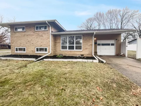 773 Chipley Ct, Forest Park, OH 45240 photo 1