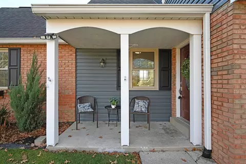 4575 Farview Ln, Cincinnati, OH 45247 photo 3