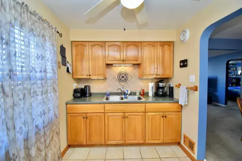 5863 Devon Ct, Cincinnati, OH 45248 photo 13