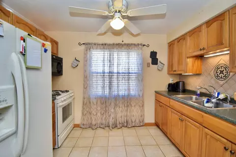 5863 Devon Ct, Cincinnati, OH 45248 photo 9