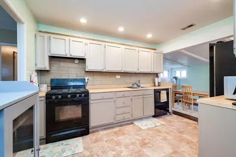 8780 Killarney Ct, Cincinnati, OH 45236 photo 9
