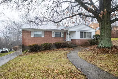 2833 Almester Dr, Cincinnati, OH 45211 photo 1