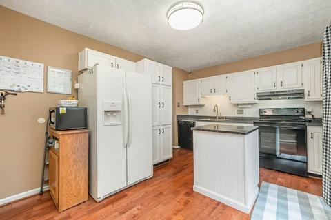 4815 Stoneybrook Rd, Cincinnati, OH 45244 photo 8