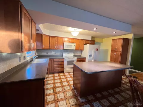 9071 Millcliff Dr, Cincinnati, OH 45231 photo 12