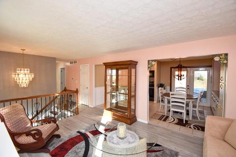 810 Picket Way, Cincinnati, OH 45245 photo 5