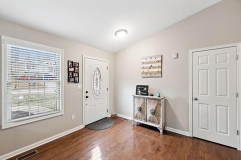 4296 August Pl, Cincinnati, OH 45238 photo 2