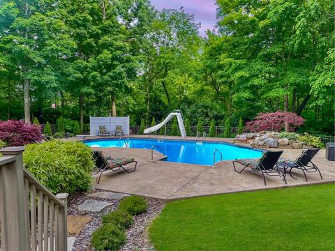 5061 Midfield Rd, Cincinnati, OH 45244 photo 2