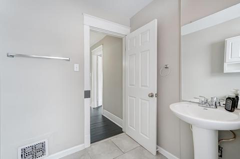 4333 Watterson St, Cincinnati, OH 45227 photo 28