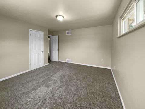 873 Locust Ln, Cincinnati, OH 45245 photo 12